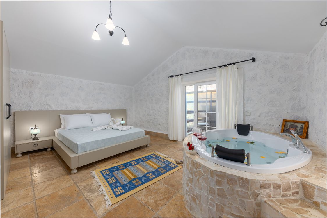 Proces napełniania i podłączenia jacuzzi Bestway